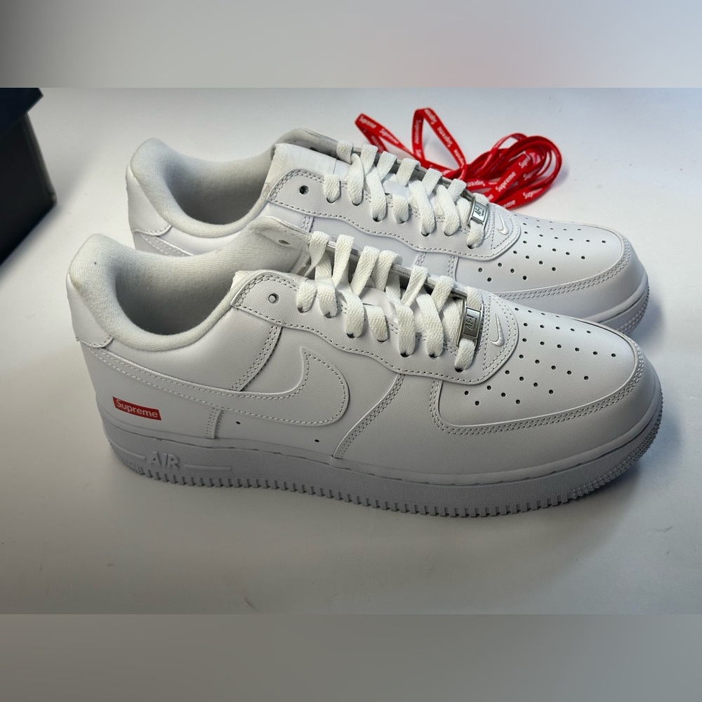 Supreme x Nike Air Force 1 Low BRAND NEW Men’s Sneakers LIMITED EDITION size 10 - Picture 6 of 7